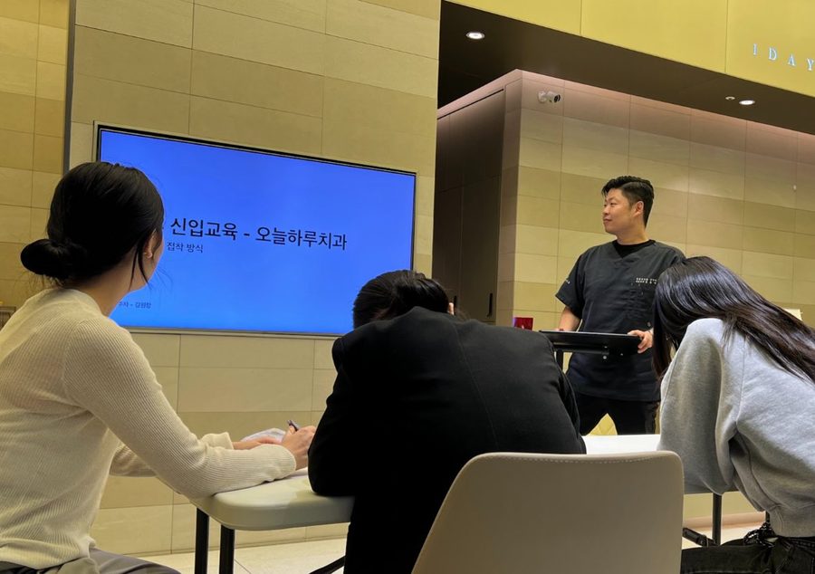 접착에 진심입니다 — 입사 첫 교육이 접착입니다